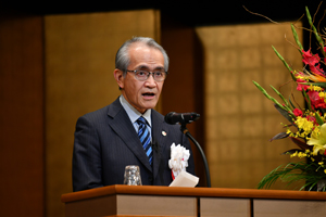 塩崎彰久厚生労働大臣政務官